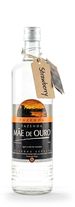 草莓浸泡的 Mae de Ouro Cachaca