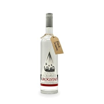 黑芝麻浸泡的 Krogstad Aquavit