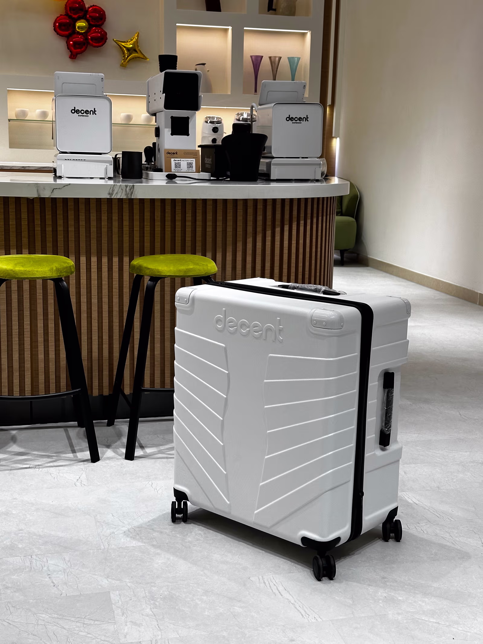The new Bengle suitcase at an angle