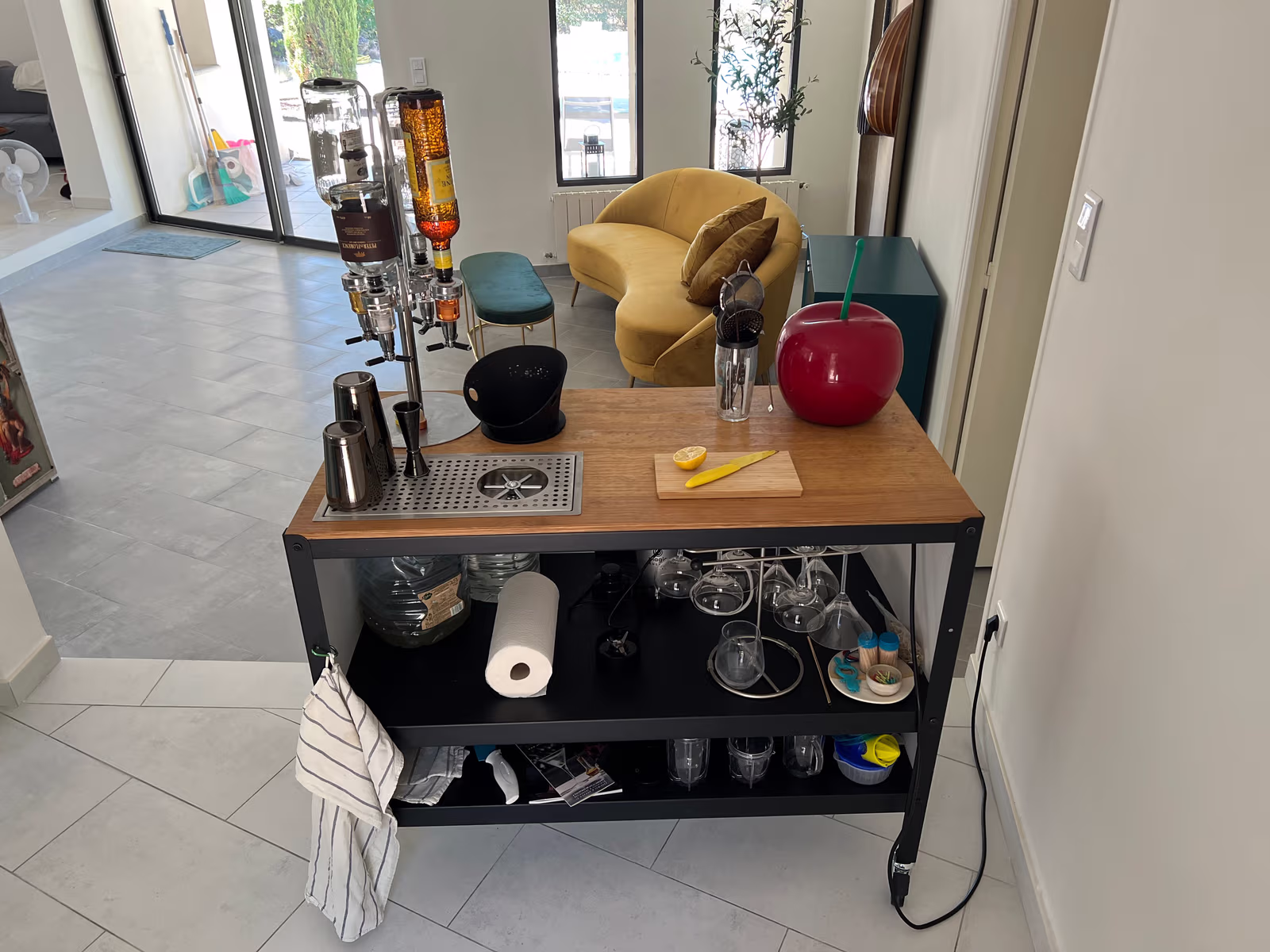 Bug's cocktail preparation area from another angle