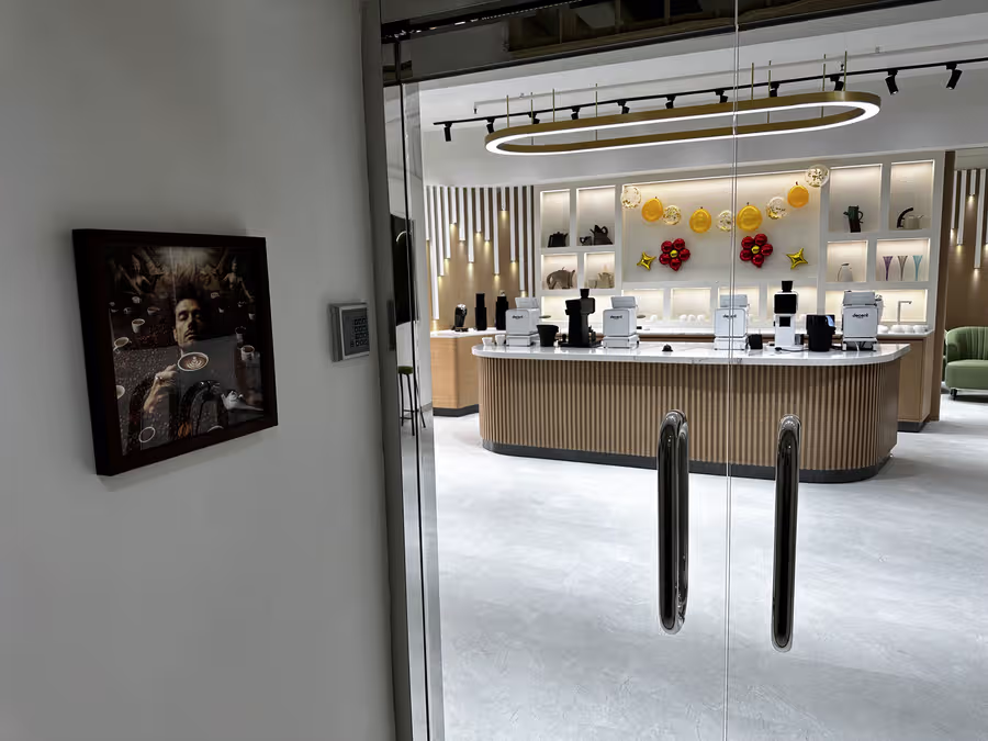 Am Dienstag eröffnen wir das Decent Fabrikcafé in Hongkong: Was wir mit dieser Idee machen